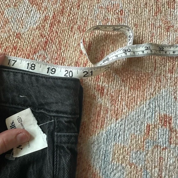 NWT Abercrombie and Fitch Drapey Rigid High Rise Loose Jean black size 34 18R - Picture 4 of 8